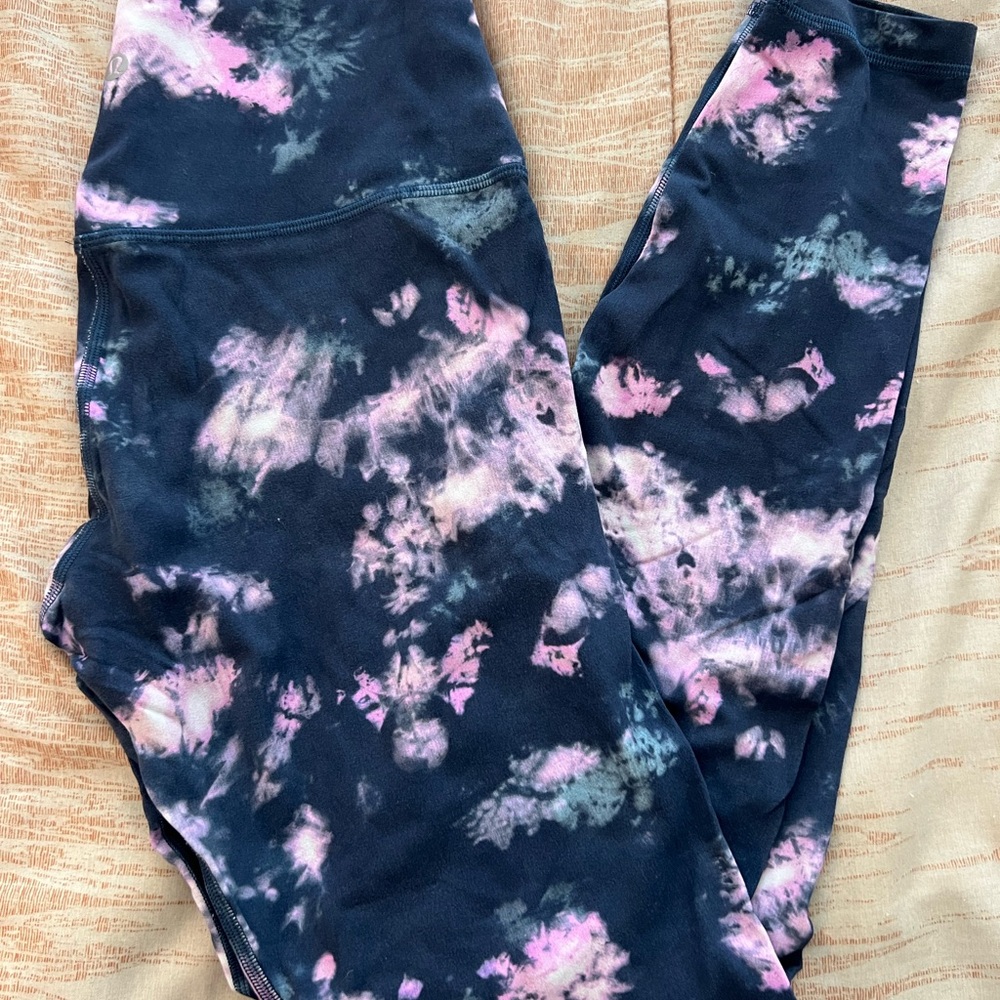 LULULEMON Tie-Dye Leggings
